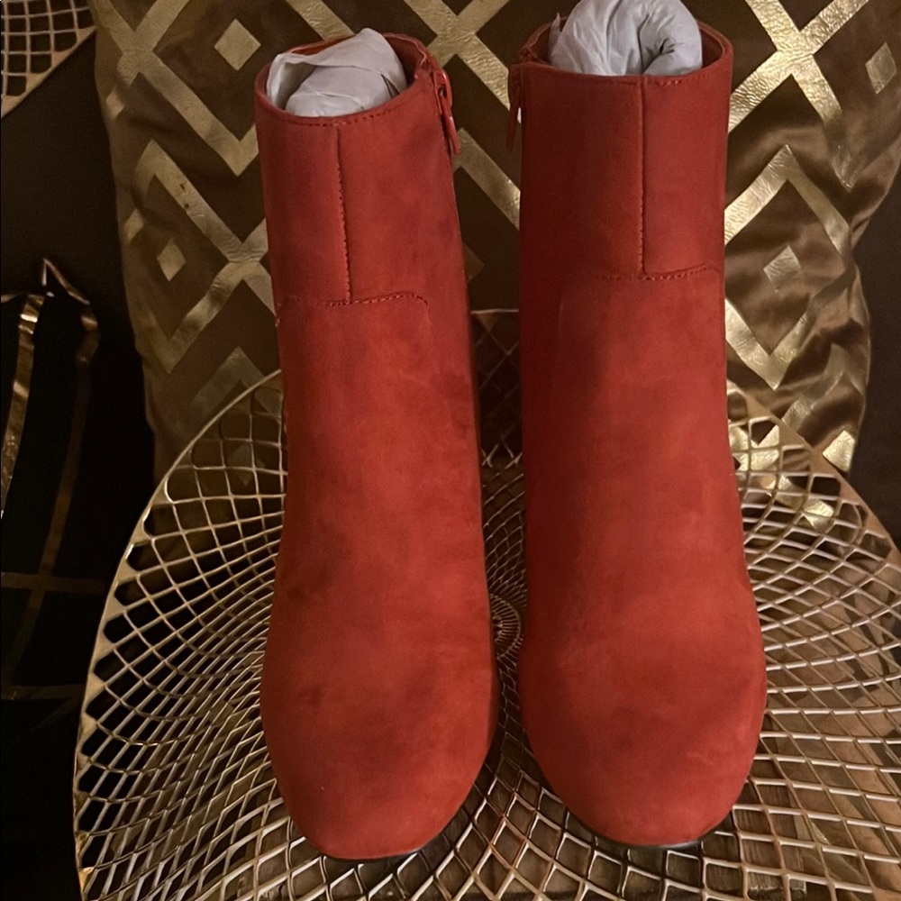 Rouge! Red Ankle Boots High Heel Suede